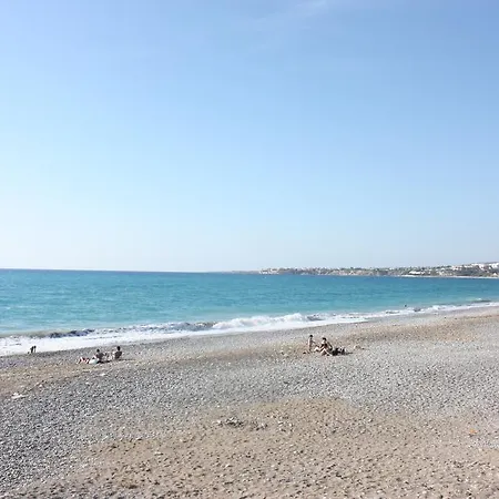 Green Oasis Beach Korall-öböl